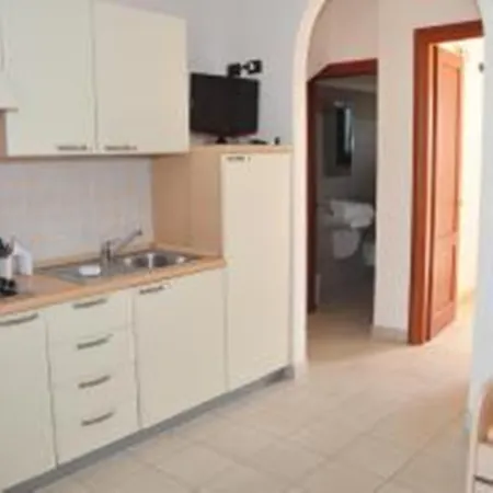Blu Mare Residence Apartments 4* 오트란토