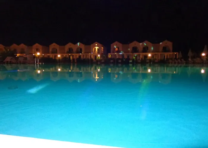 Blu Mare Aparthotel 4*